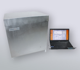 Isothermes 4-Kanal Kalorimeter Calmetrix I-Cal 4000 HPC mit angeschlossenem Notebook und laufender Datenaufzeichnung über die CalCommander-Software