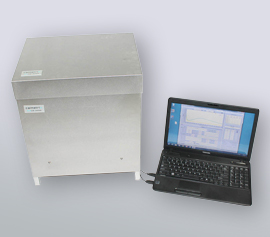 Isothermes Zwei-Kanal Biokalorimeter Calmetrix Biocal 2000 mit angeschlossenem Notebook und laufender Datenaufzeichnung über die Biocal-Software