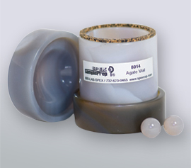 SPEX 8000M/D Mixer/Mill® Mahlbehälter aus Achat mit geöffnetem Deckel, Corprene®-Dichtung und 2 Achat-Mahlkugeln (Artikel-Nummer 8014)