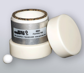 SPEX 8000M/D Mixer/Mill® Mahlbehälter aus Aluminiumoxid-Keramik mit geöffnetem Deckel, Corprene®-Dichtung und Aluminiumoxid-Mahlkugel (Artikel-Nummer 8003)