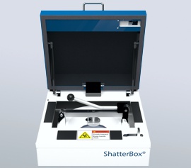 Scheiben-Schwingmühle Cole-Parmer SM-200 Shatterbox® mit geöffnetem Deckel, Ansicht des Verriegelungsmechanismus für die Mahlgarnituren